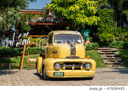 1951 Yellow colored  Ford COE pickup truck 47006485