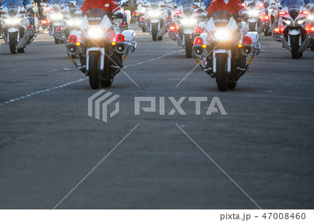 白バイの隊列 白バイの隊列 47008460