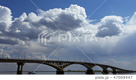 Road bridge over the Volga river. 47009447