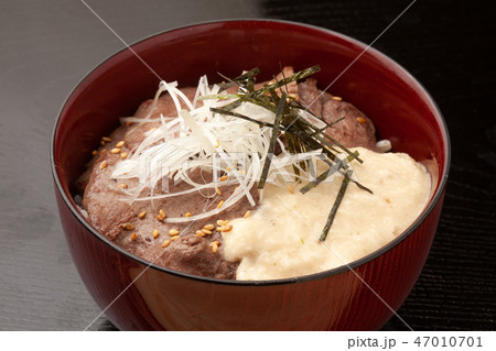 とろろの牛タン丼 47010701