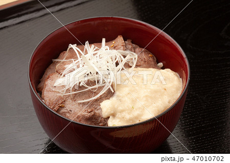 とろろの牛タン丼 とろろの牛タン丼 47010702