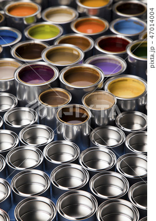 Metal tin cans with color paint Metal tin cans with color paint 47014004