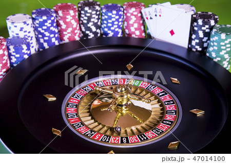 Casino roulette, running in a motion, Poker Chips 47014100