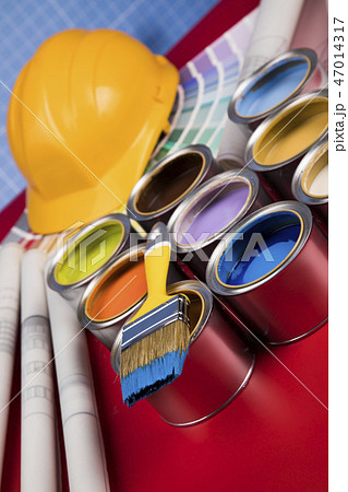 Brush, Paint cans palette, red background 47014317