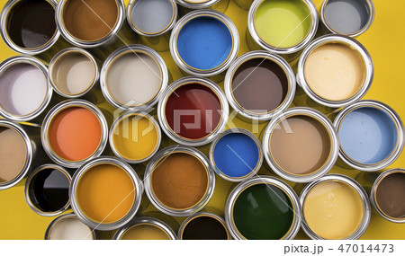 Colours paint can, yellow background 47014473