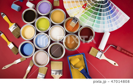 Color palette, can, red background 47014808