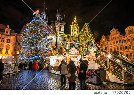 チェコ　プラハのクリスマスマーケット　旧市街広場 47020709