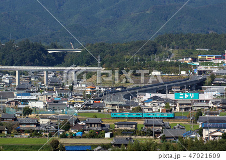 和歌山線を走る105系  橋本市 47021609