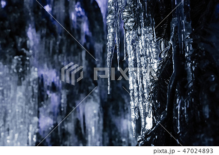 シンプルなつららのイメージ 47024893