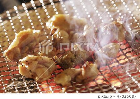 地鶏の炭火焼 47025087