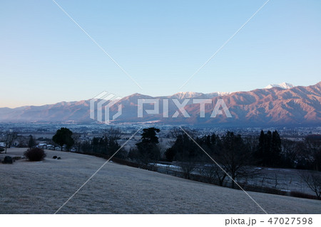 朝陽差す北アルプス：あづみ野池田クラフトパーク　　北安曇郡池田町 47027598