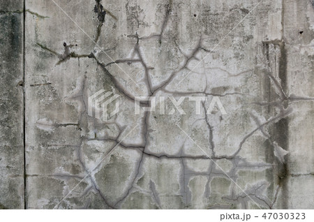 crack concrete wall background 47030323