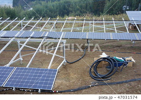 太陽光発電所工事現場 太陽光発電所工事現場 47031574