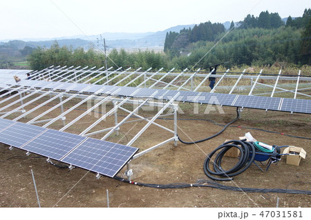 太陽光発電所工事現場 太陽光発電所工事現場 47031581