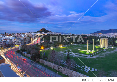 Aerial city view in Athens, Greece 47031848