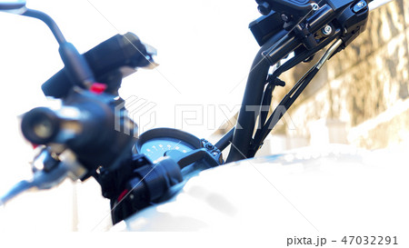 モーターサイクルのクローズアップ写真 モーターサイクルのクローズアップ写真 47032291