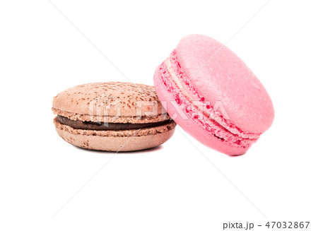 Chocolate and pink macaroon Chocolate and pink macaroon 47032867