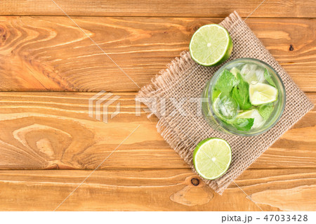 Cocktail mojito on table 47033428