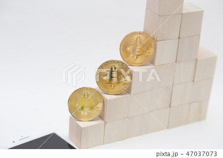 ビットコインとスマートフォンと積み木 ビットコインとスマートフォンと積み木 47037073