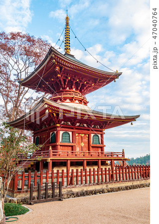 多宝塔と紅葉 多宝塔と紅葉 47040764