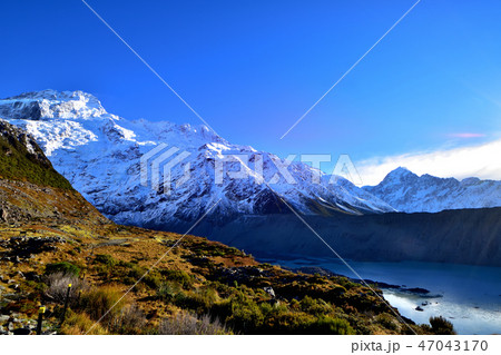 日の出を迎えた南半球のアルプスマウント・クックと国立公園 47043170