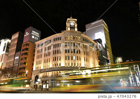 日本の東京都市景観 賑わう東京・銀座。バスなど車の流れ。平成最後のお正月=平成31年1月1日撮影 日本の東京都市景観 賑わう東京・銀座。バスなど車の流れ。平成最後のお正月=平成31年1月1日撮影 47043276