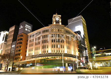 日本の東京都市景観 賑わう東京・銀座。バスなど車の流れ。平成最後のお正月=平成31年1月1日撮影 日本の東京都市景観 賑わう東京・銀座。バスなど車の流れ。平成最後のお正月=平成31年1月1日撮影 47043278