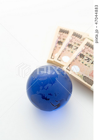 現金　札束 47044883