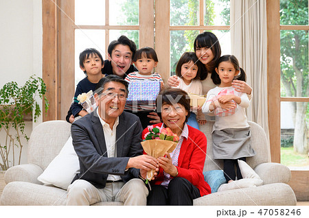 三世代 家族 三世代 家族 47058246