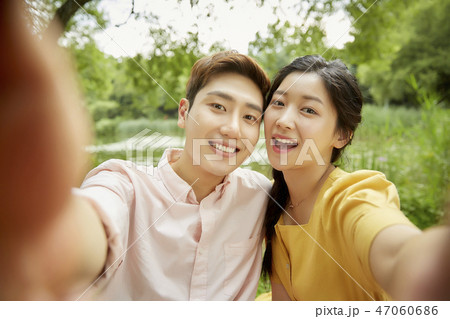 韓国人 カップル デート 47060686