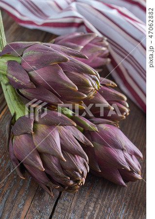 Purple artichokes Purple artichokes 47062882