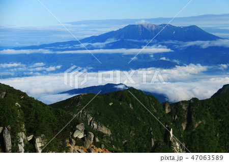 空木岳山頂直下駒峰ヒュッテからの御嶽山遠望 空木岳山頂直下駒峰ヒュッテからの御嶽山遠望 47063589