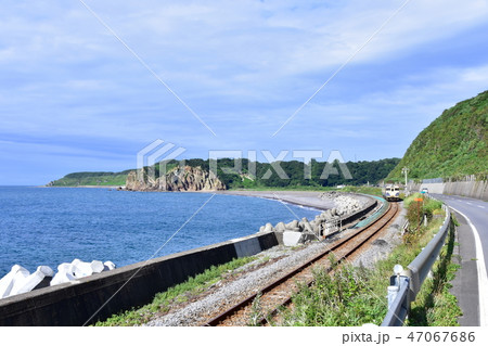 青森県　深浦町の海岸景色 47067686