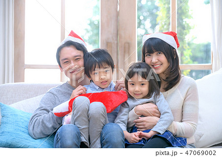 家族　クリスマス 47069002