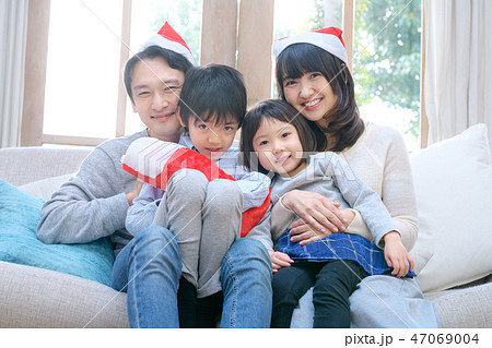 家族　クリスマス 47069004
