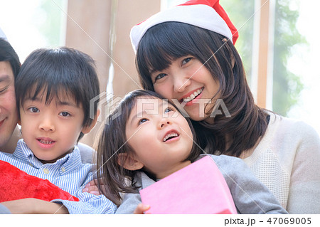 家族　クリスマス 47069005