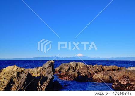 荒崎海岸から見る相模湾と富士山 荒崎海岸から見る相模湾と富士山 47069845