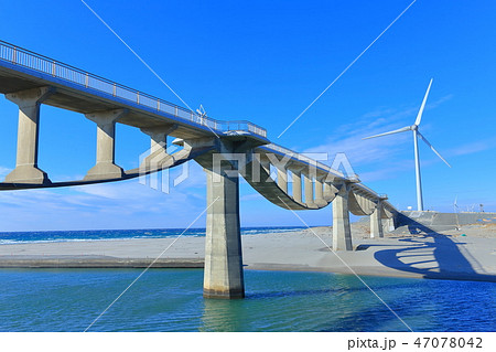 【静岡県】潮騒橋と風力発電所 【静岡県】潮騒橋と風力発電所 47078042