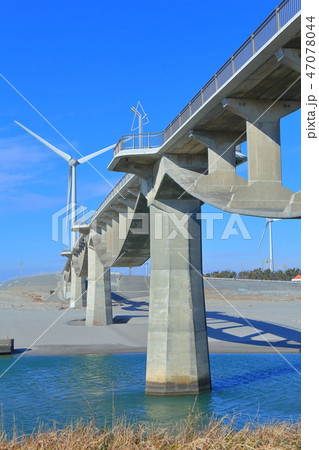 【静岡県】潮騒橋と風力発電所 【静岡県】潮騒橋と風力発電所 47078044