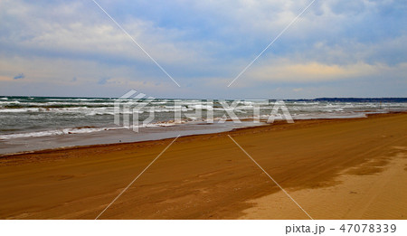 快晴の能登半島 千里浜なぎさドライブウェイ 快晴の能登半島 千里浜なぎさドライブウェイ 47078339