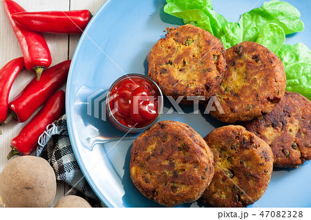 Aloo Tikki. Indian snack made of potatoes Aloo Tikki. Indian snack made of potatoes 47082328