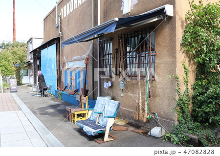 横浜港ベイエリアの古いカフェ 47082828