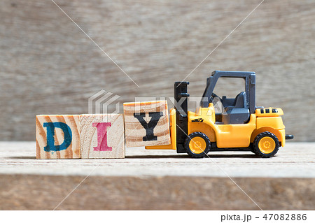 Toy forklift hold letter block Y to word DIY Toy forklift hold letter block Y to word DIY 47082886