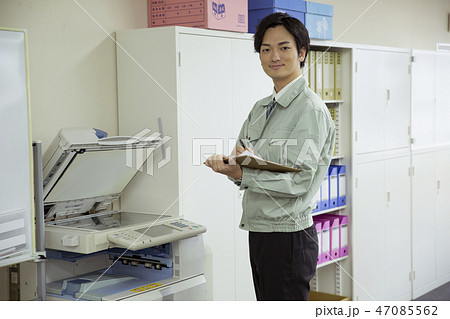 コピー機保守点検者 47085562