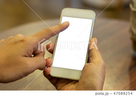 hand woman using a telephone 47089254