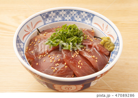 マグロの漬け丼 マグロの漬け丼 47089286