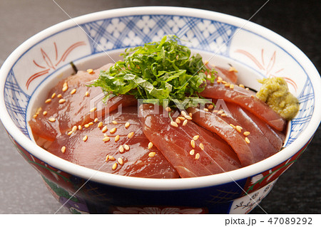 マグロの漬け丼 47089292