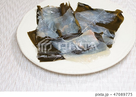 ヒラメの昆布締め 47089775