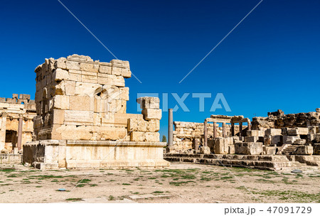 Small altar of the Jupiter Temple at Baalbek, Lebanon Small altar of the Jupiter Temple at Baalbek, Lebanon 47091729