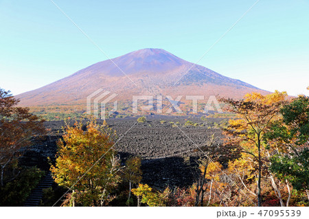 焼走り熔岩流と岩手山 焼走り熔岩流と岩手山 47095539